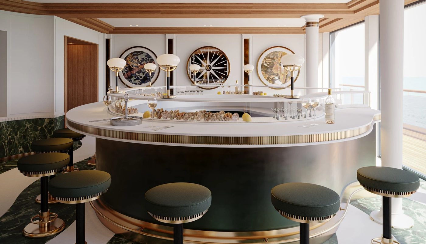 The round bar on board, the sea beyond it