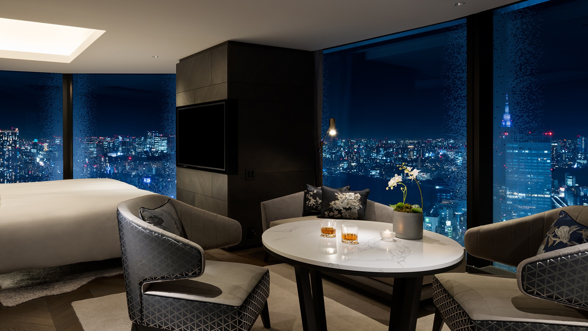 BELLUSTAR TOKYO room view of skyline.